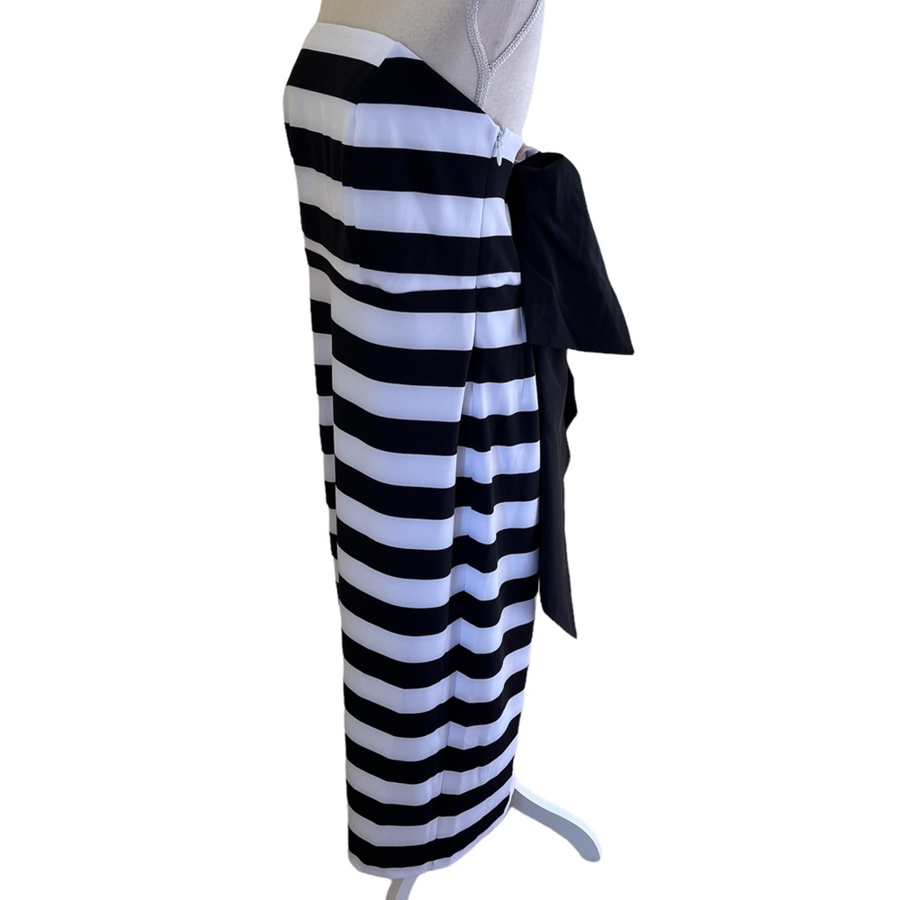 Eloquii Black and White Printed Stripe Knit Midi Dress with Bow Back Detail 14 - Picture 5 of 11